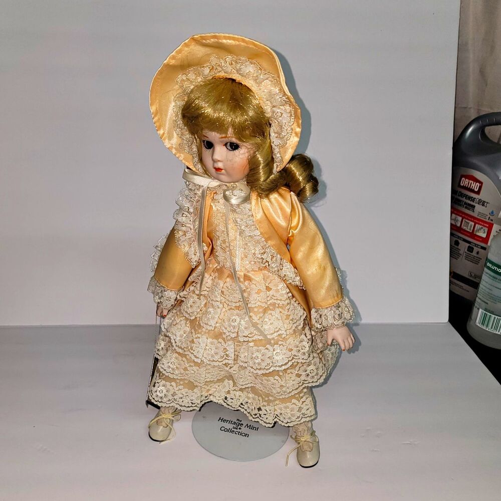 Vintage 1989 Heritage Mint Porcelain Doll Rebecca Peach Lace Dress Bonnet 16"